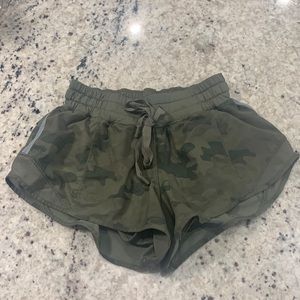 Lululemon camo size 2
